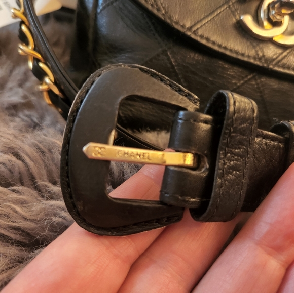 CHANEL Vintage  Guilted CC Waist Bag - Picture 4 of 7